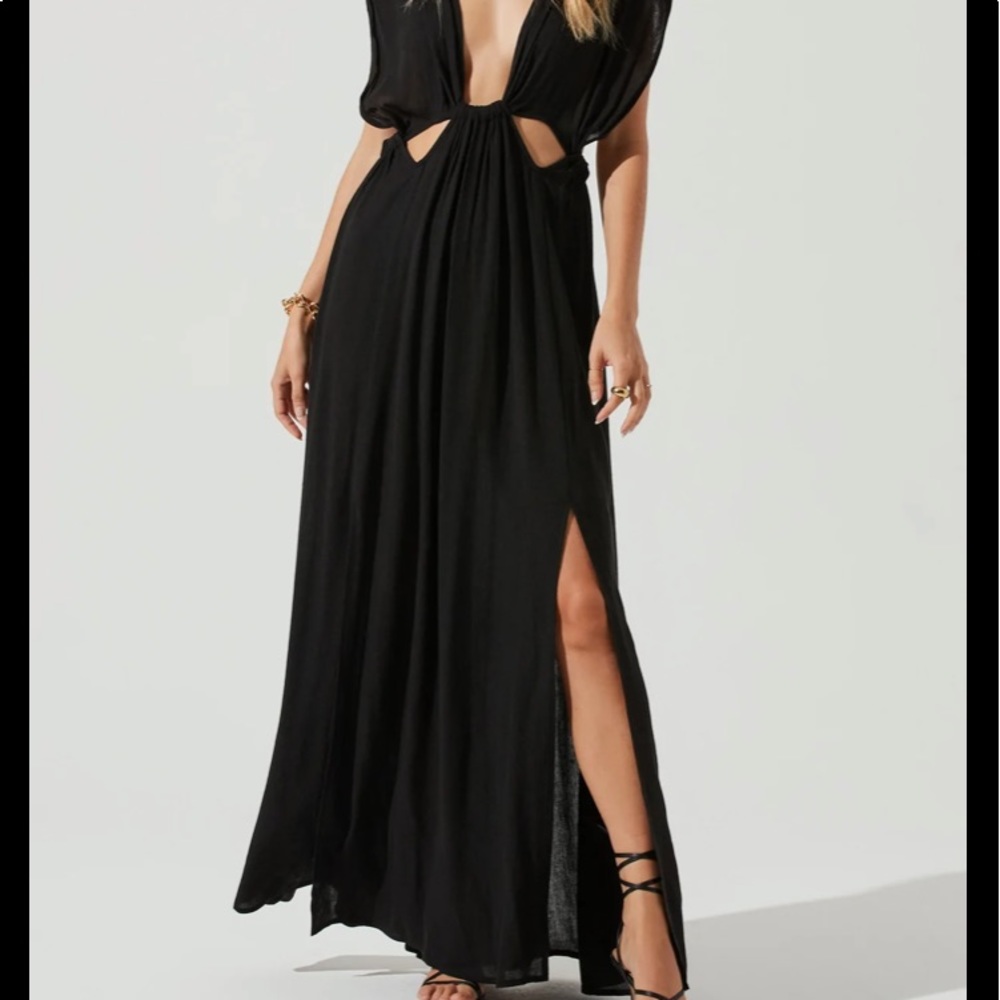 ASTR the Label Octavia deep plunge, cut out, black gauze maxi dress. Size XS